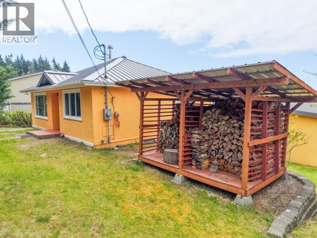 6421 Hillcrest Ave, Powell River, BC