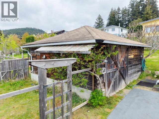 6421 Hillcrest Ave, Powell River, BC