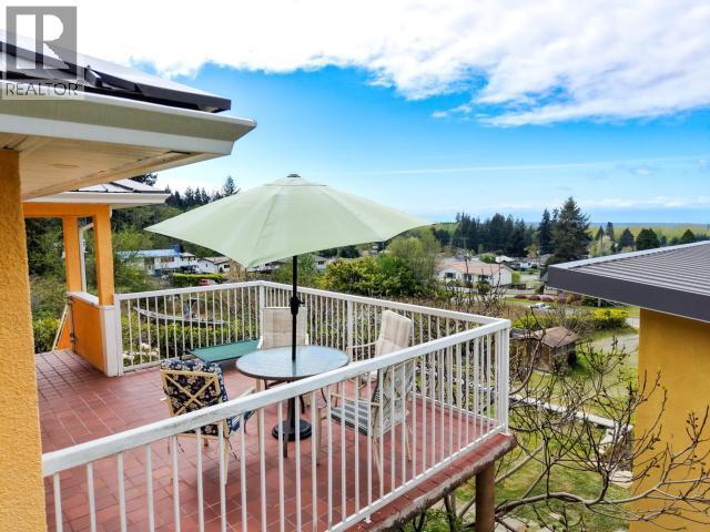 6421 Hillcrest Ave, Powell River, BC