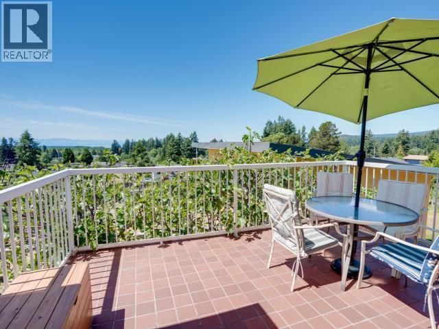 6421 Hillcrest Ave, Powell River, BC