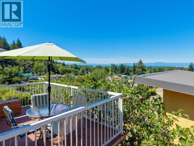 6421 Hillcrest Ave, Powell River, BC
