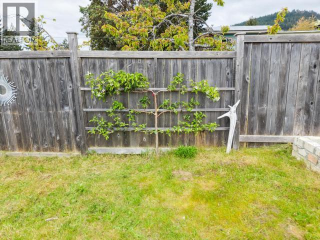6421 Hillcrest Ave, Powell River, BC