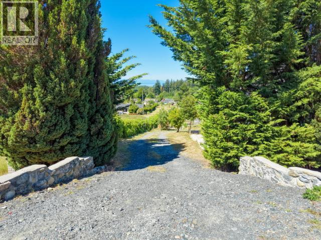 6421 Hillcrest Ave, Powell River, BC