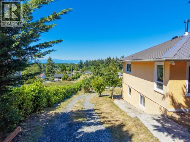 6421 Hillcrest Ave, Powell River, BC