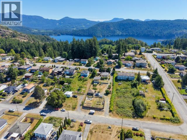 6421 Hillcrest Ave, Powell River, BC