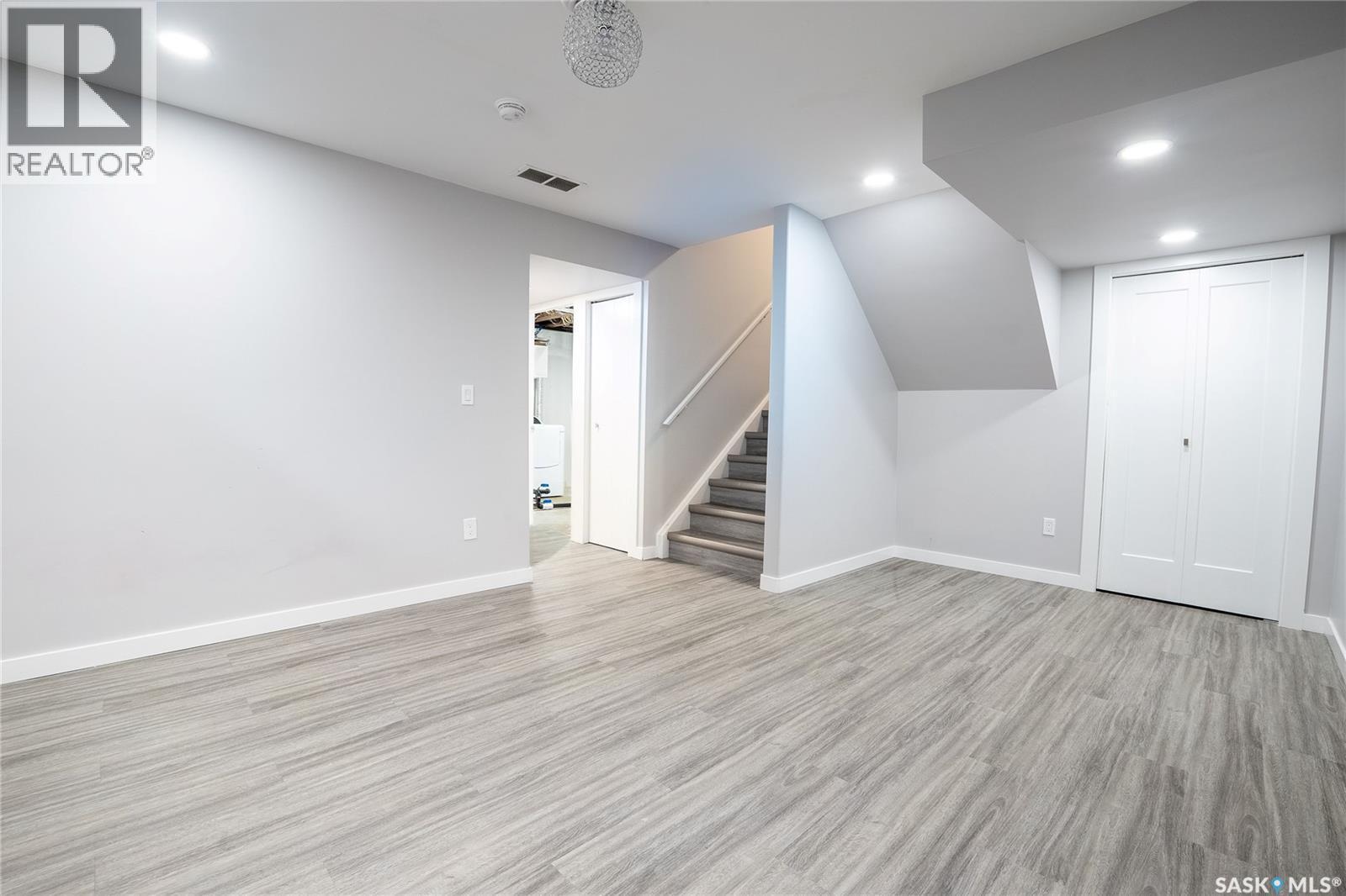 334 Dickson Crescent, Saskatoon, SK