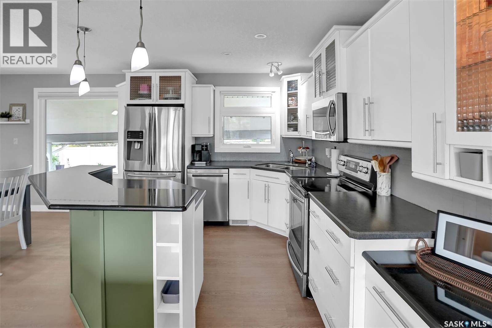 28 Pleasantview Bay, Regina, SK