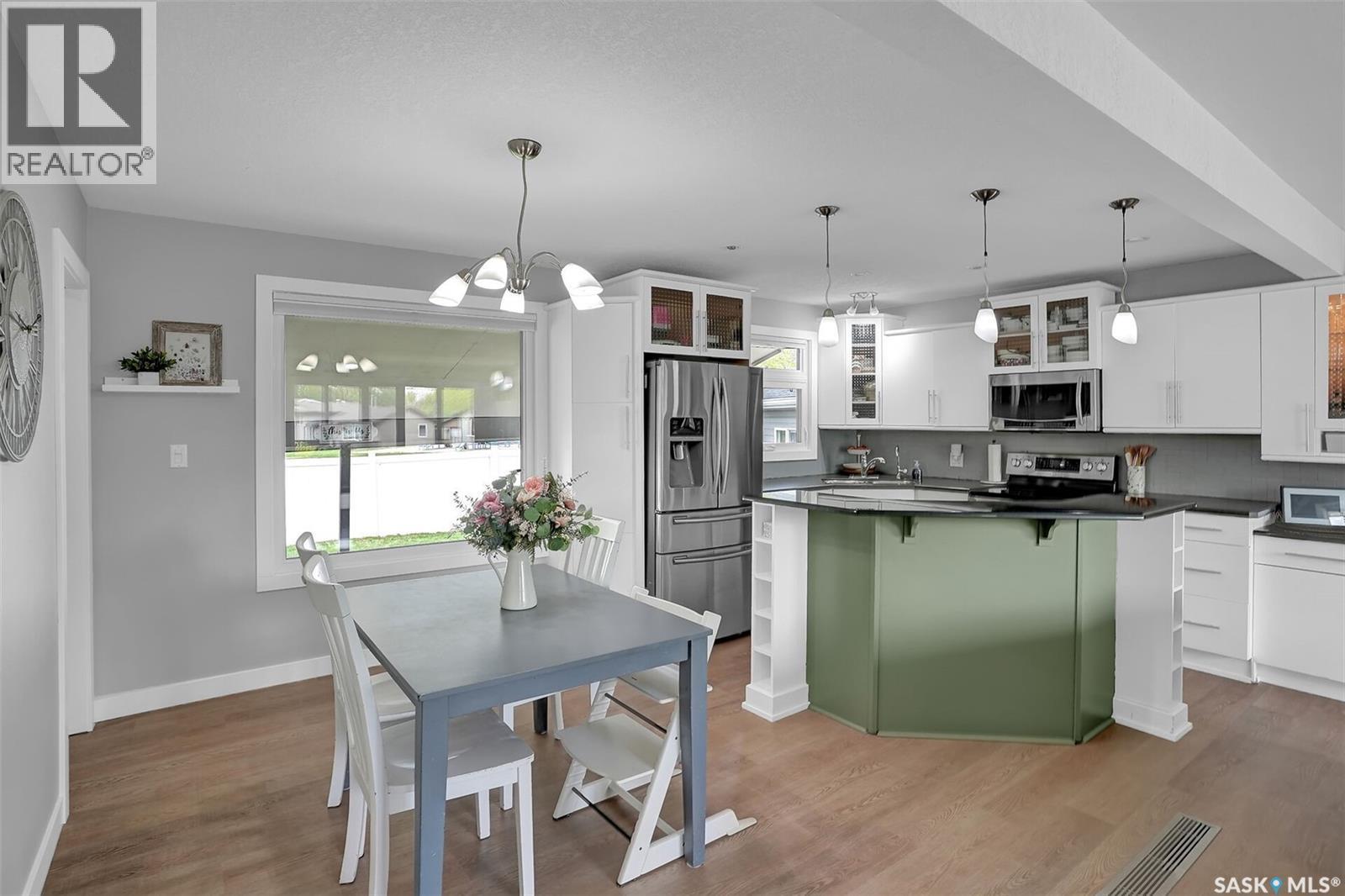 28 Pleasantview Bay, Regina, SK