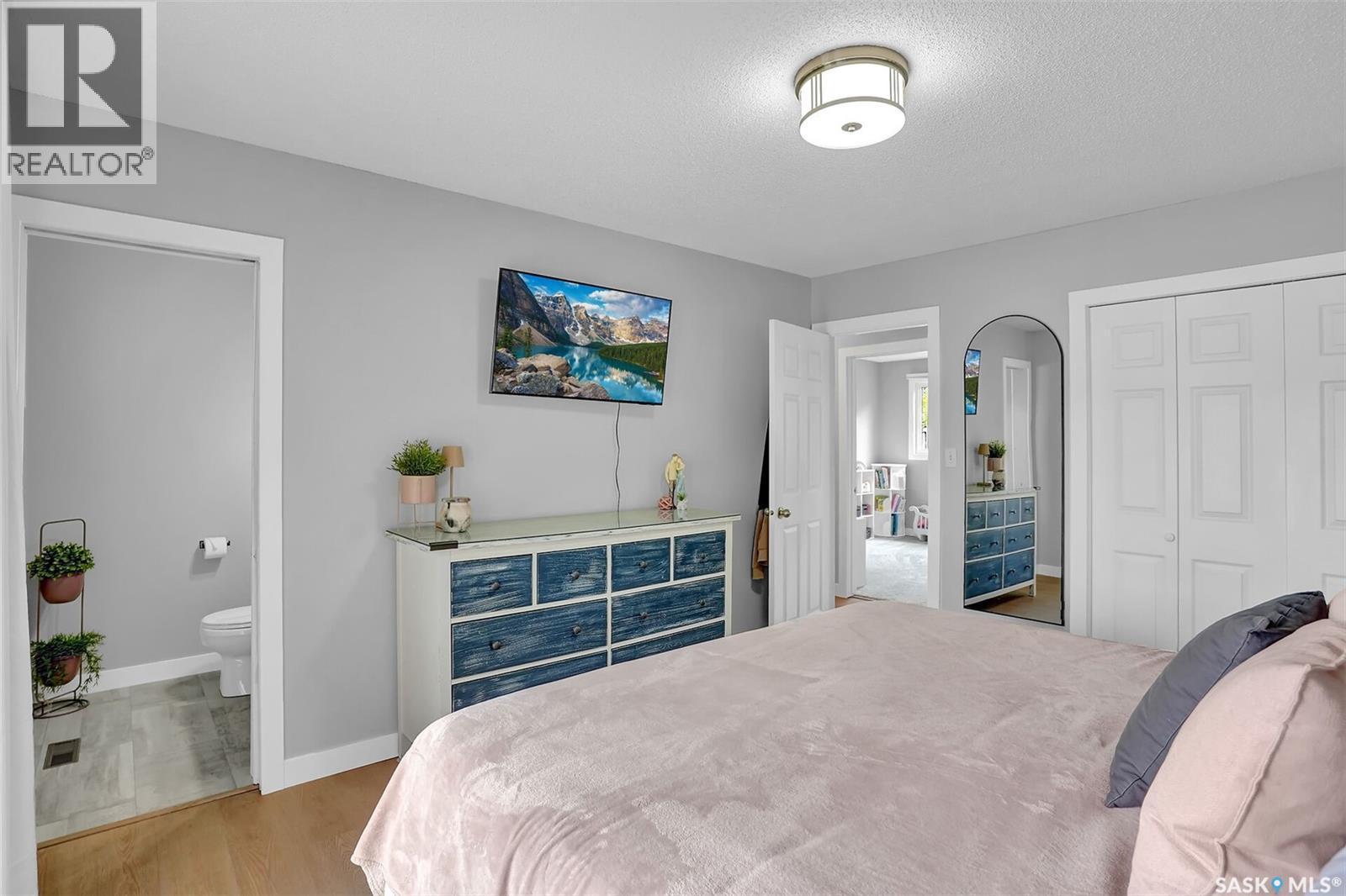 28 Pleasantview Bay, Regina, SK