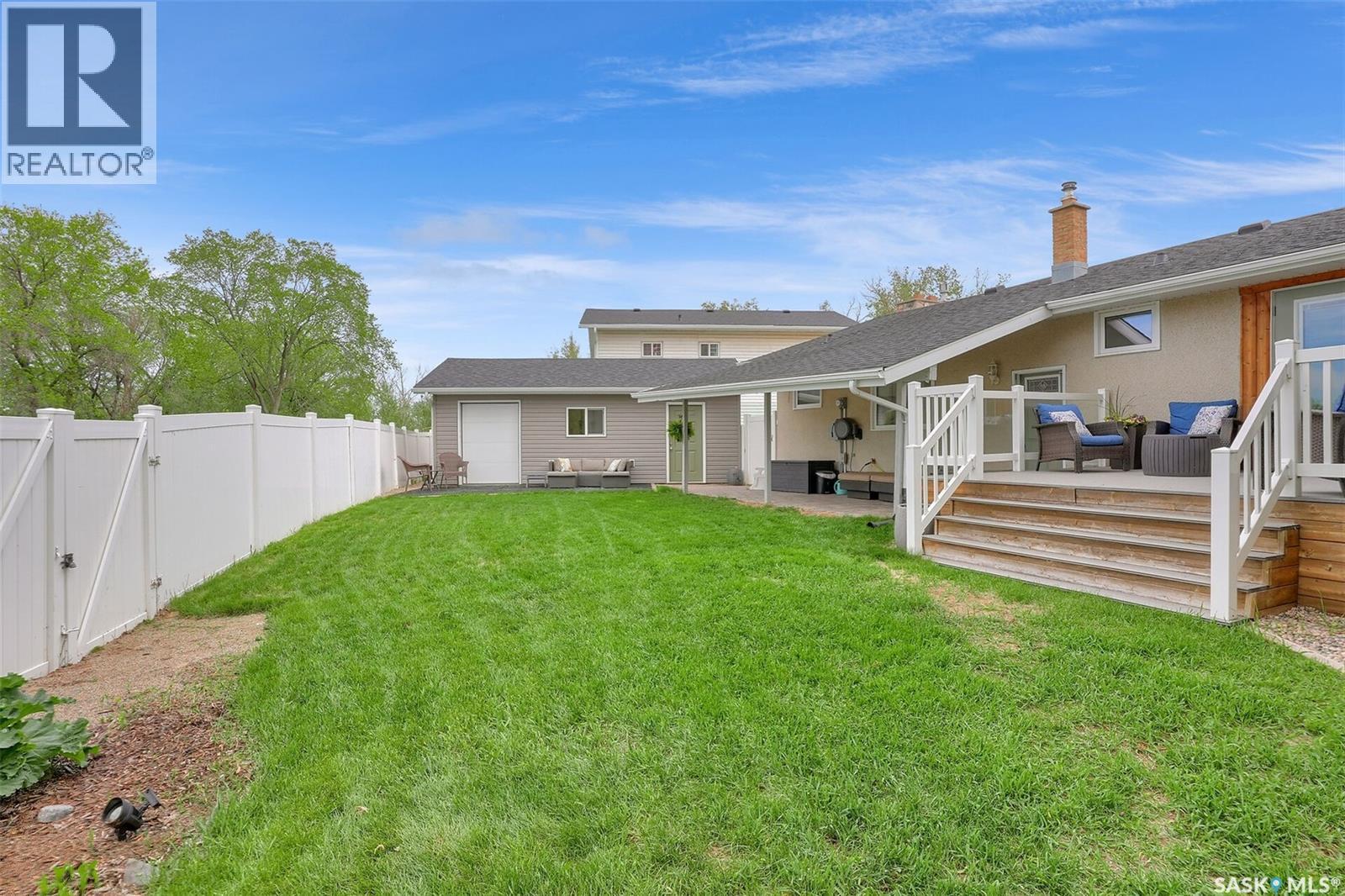 28 Pleasantview Bay, Regina, SK