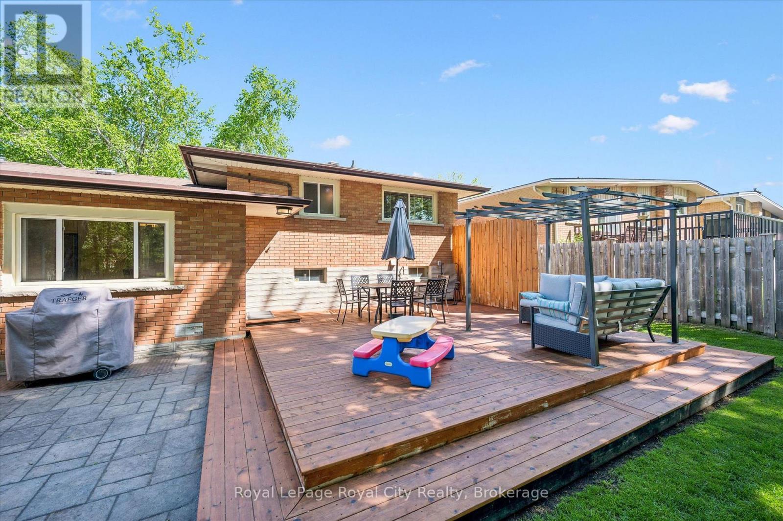 229 Ross Avenue, Kitchener, ON