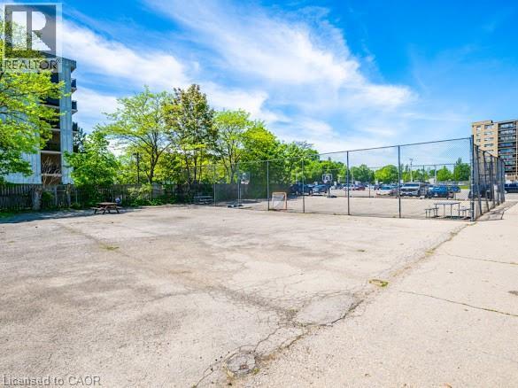 15 Nicklaus Drive Unit# 512, Hamilton, ON