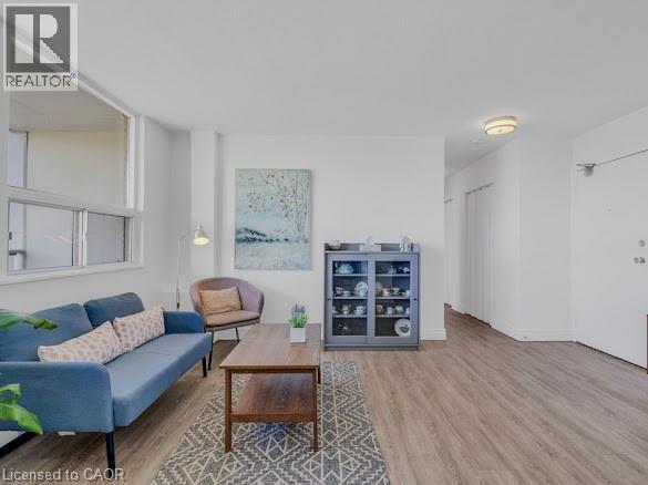15 Nicklaus Drive Unit# 512, Hamilton, ON