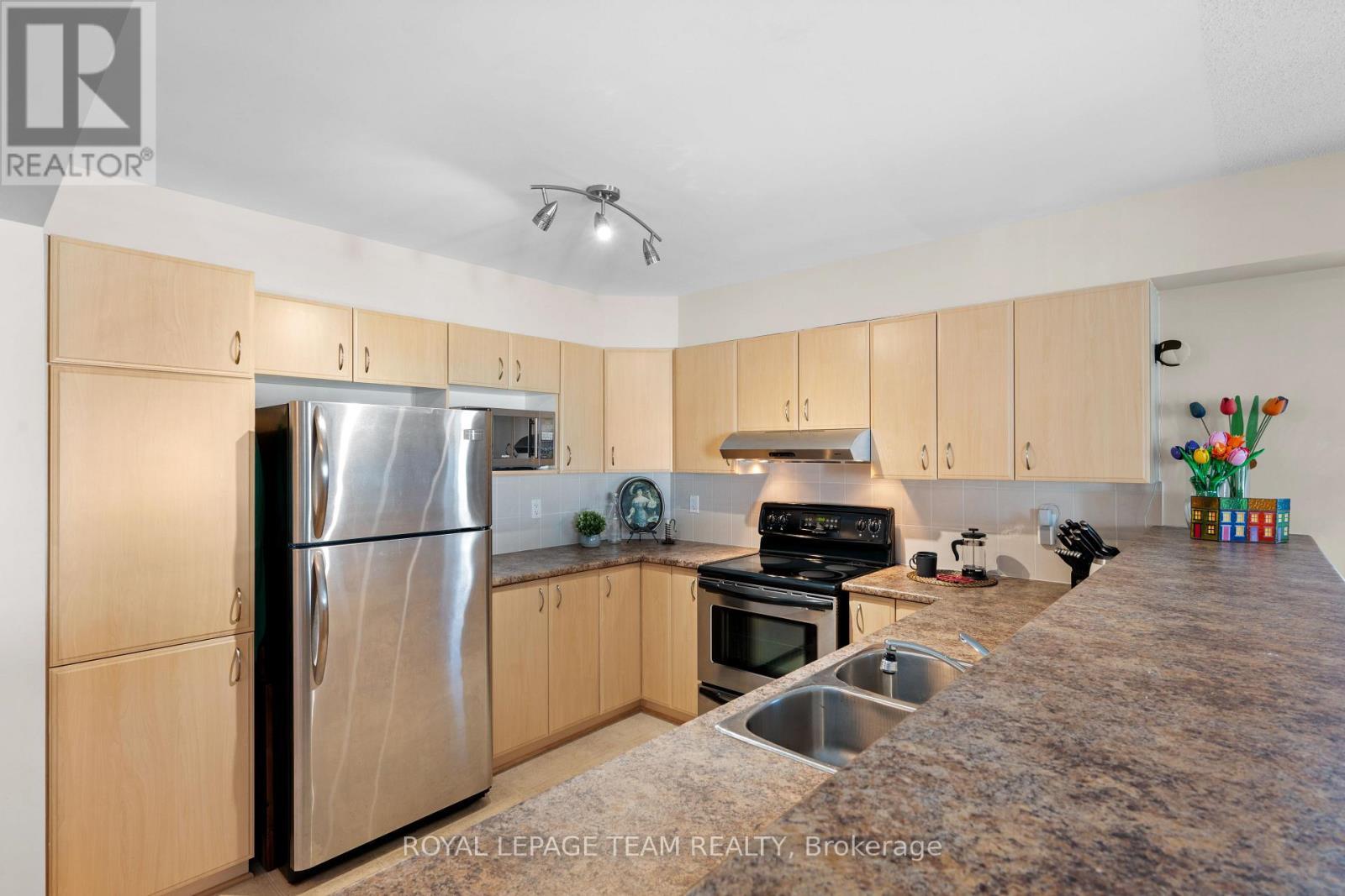 Kitchen - 174 Fordham Private, Ottawa, ON