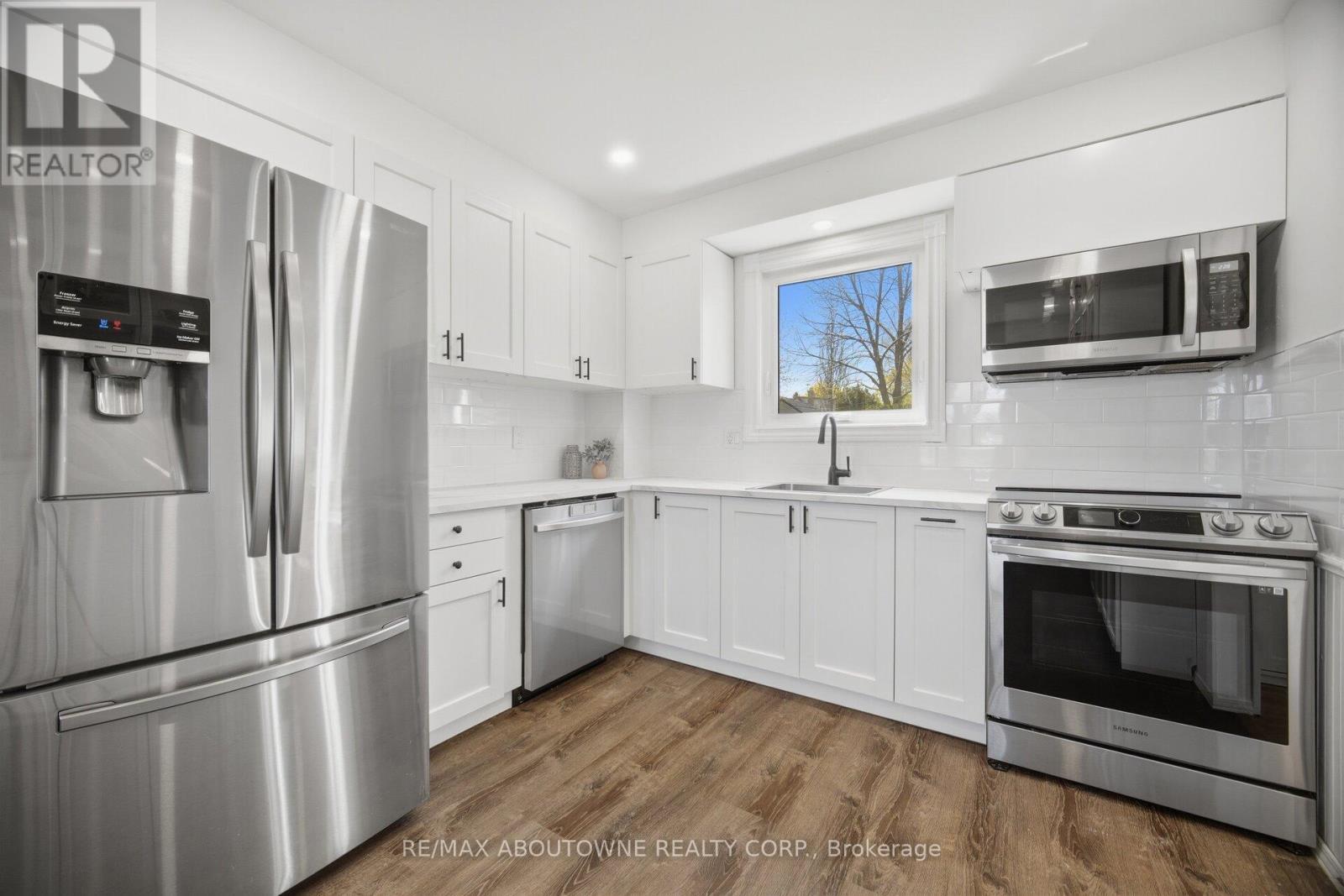 2395 Arnold Crescent, Burlington, ON