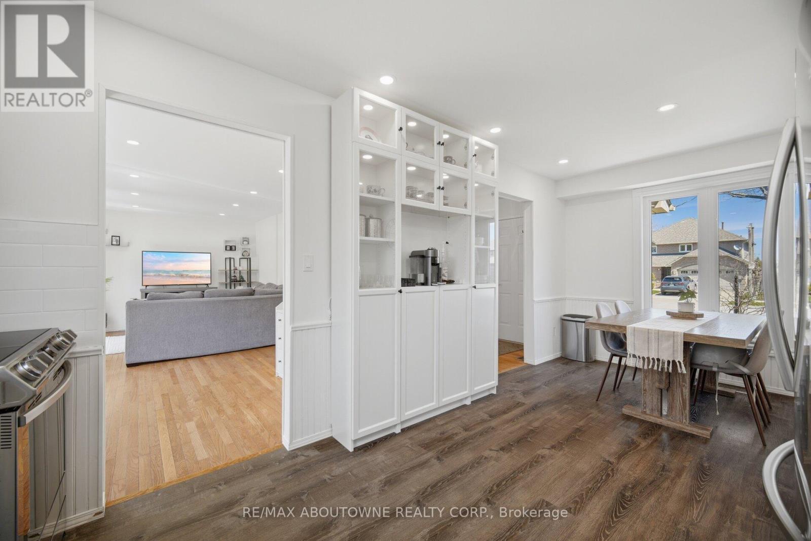 2395 Arnold Crescent, Burlington, ON