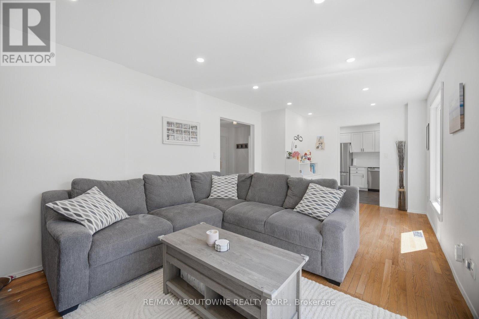 2395 Arnold Crescent, Burlington, ON