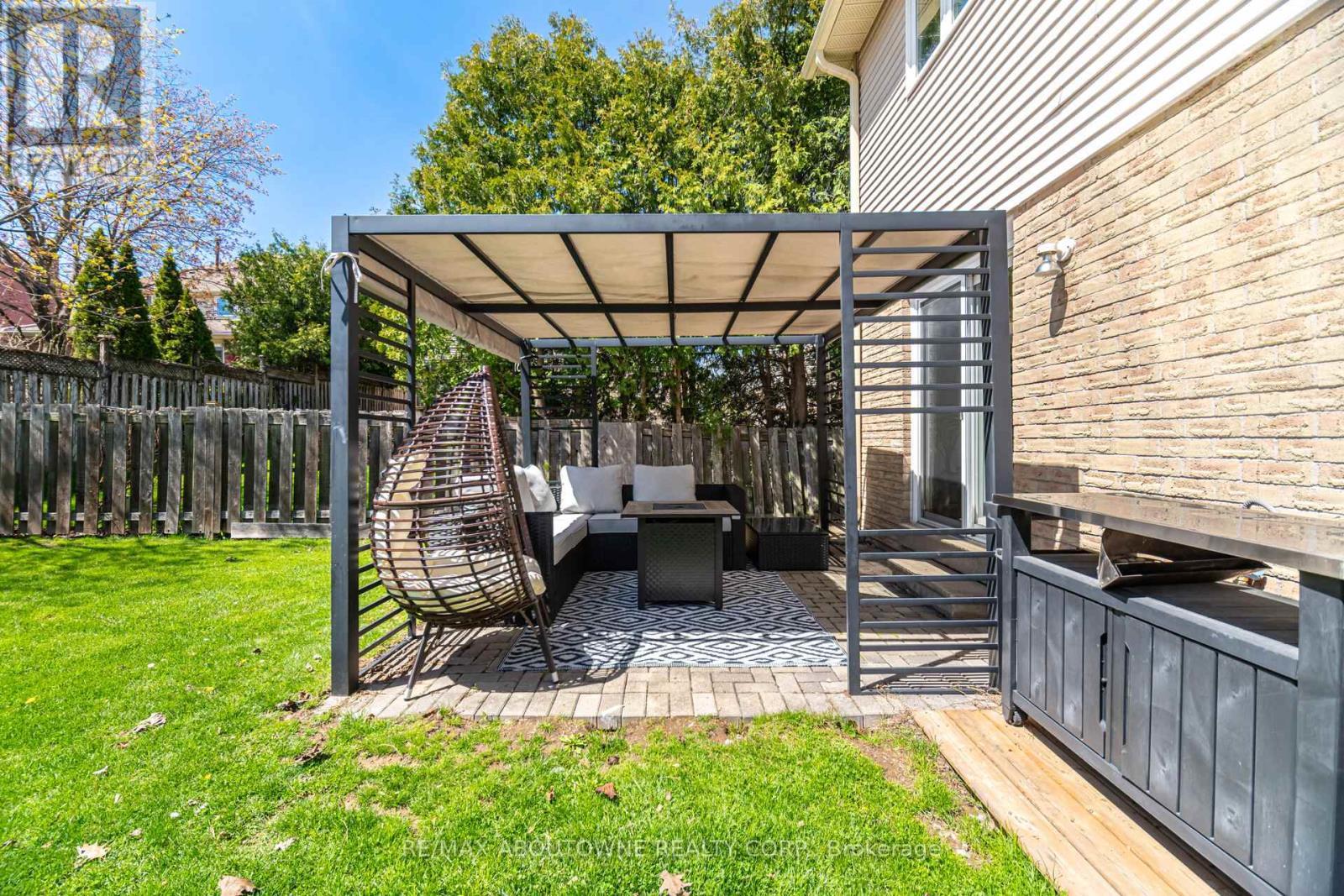 2395 Arnold Crescent, Burlington, ON