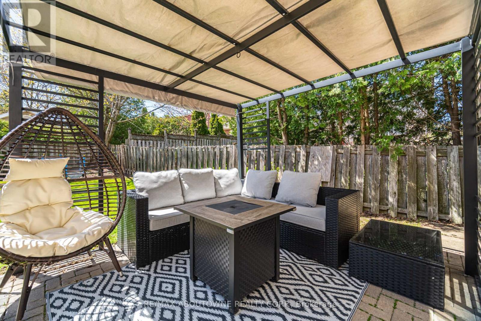 2395 Arnold Crescent, Burlington, ON