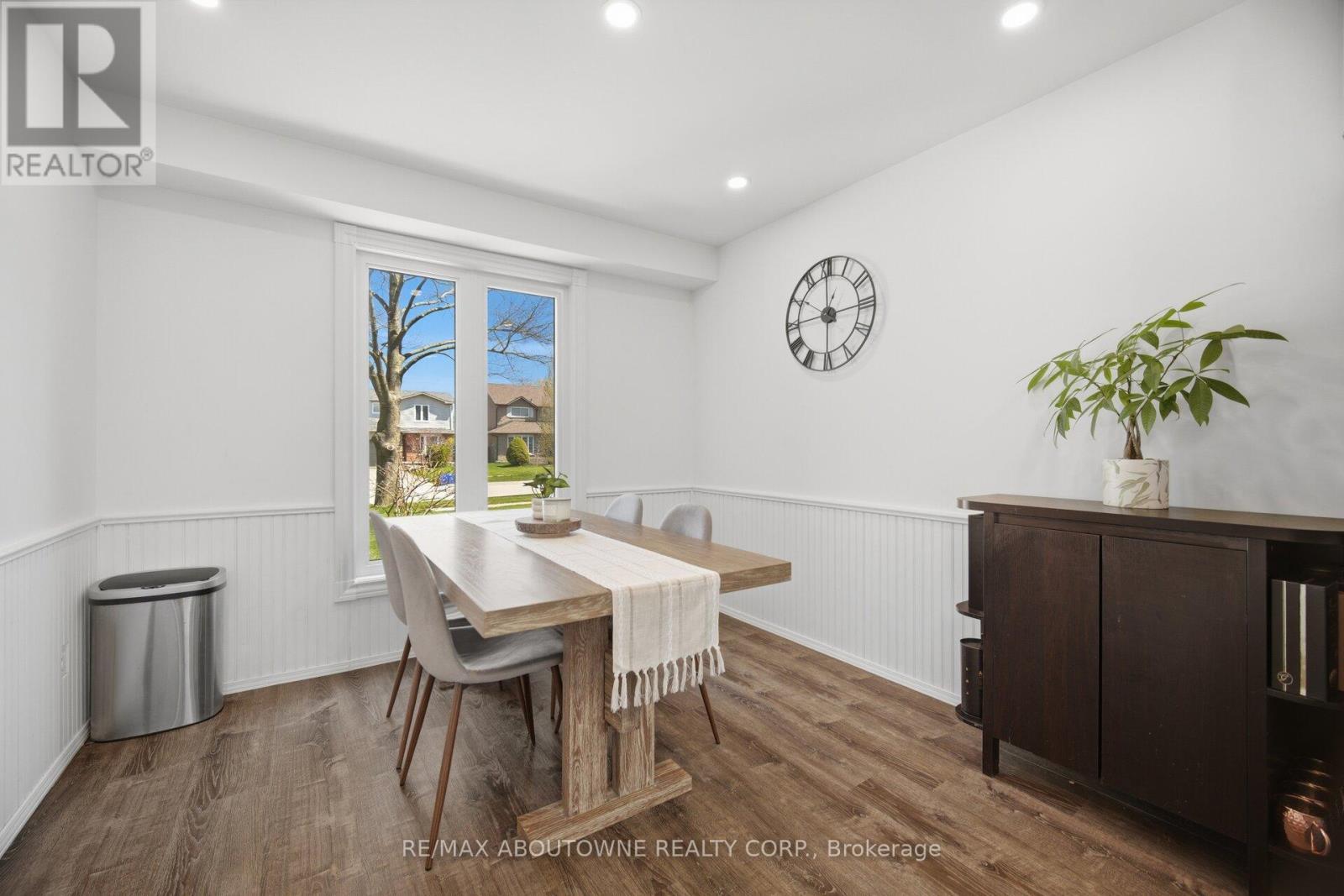 2395 Arnold Crescent, Burlington, ON