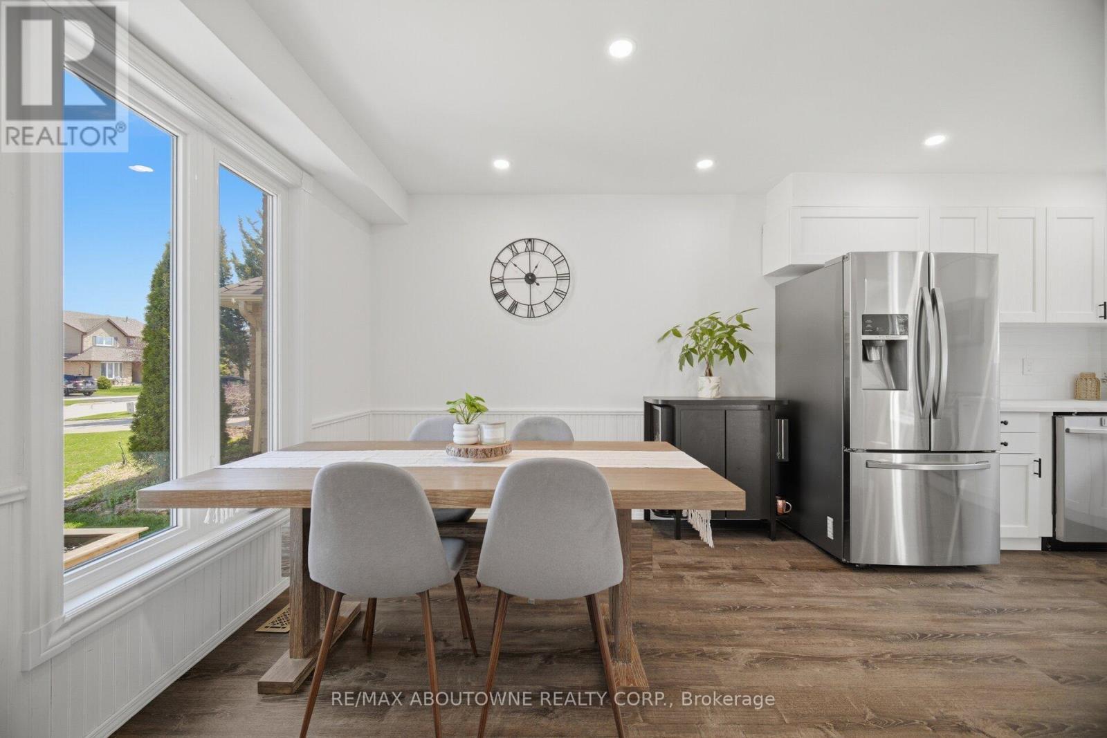 2395 Arnold Crescent, Burlington, ON
