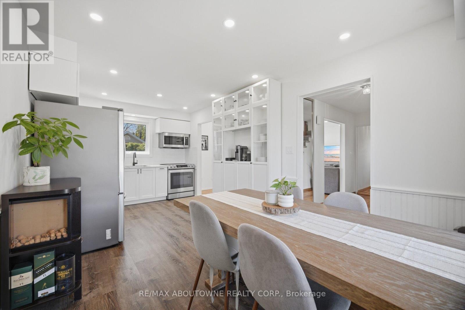 2395 Arnold Crescent, Burlington, ON