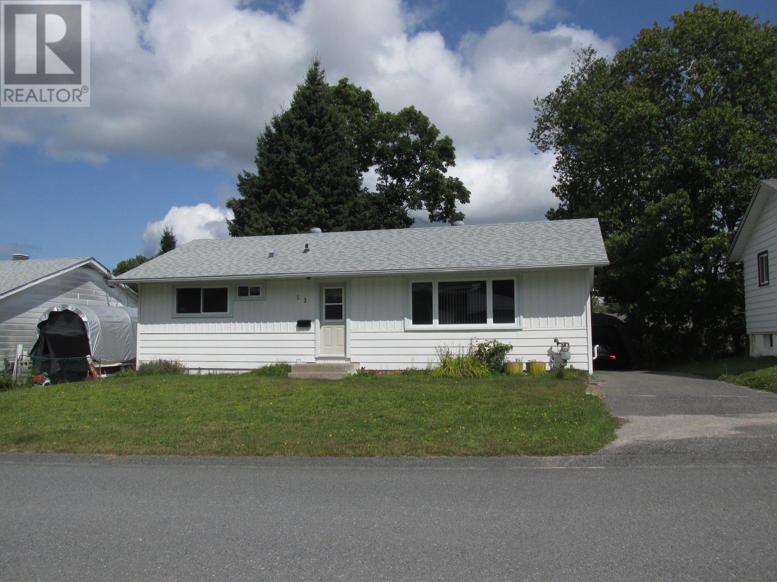 53 Valley Cres, Elliot Lake, ON