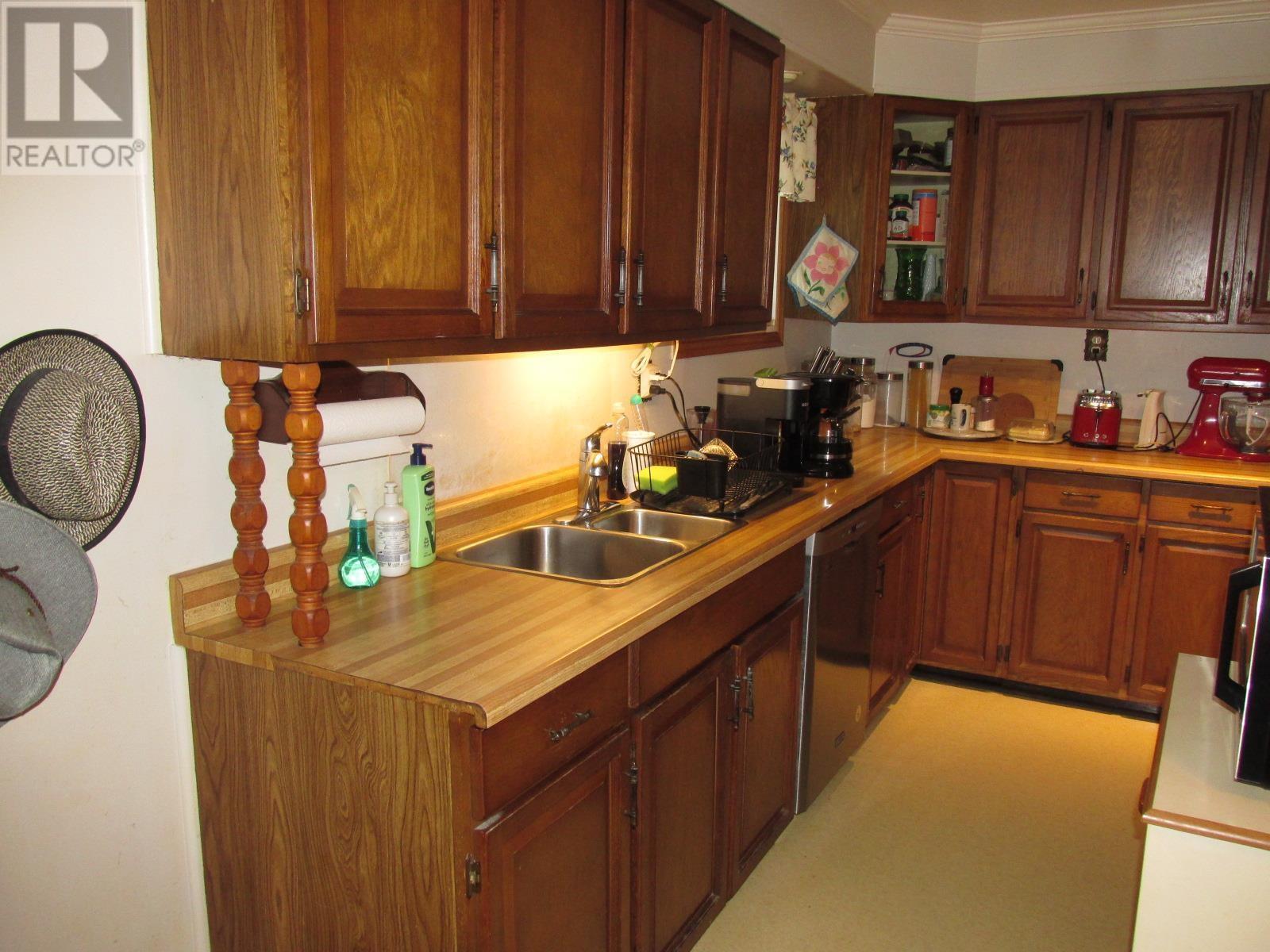53 Valley Cres, Elliot Lake, ON