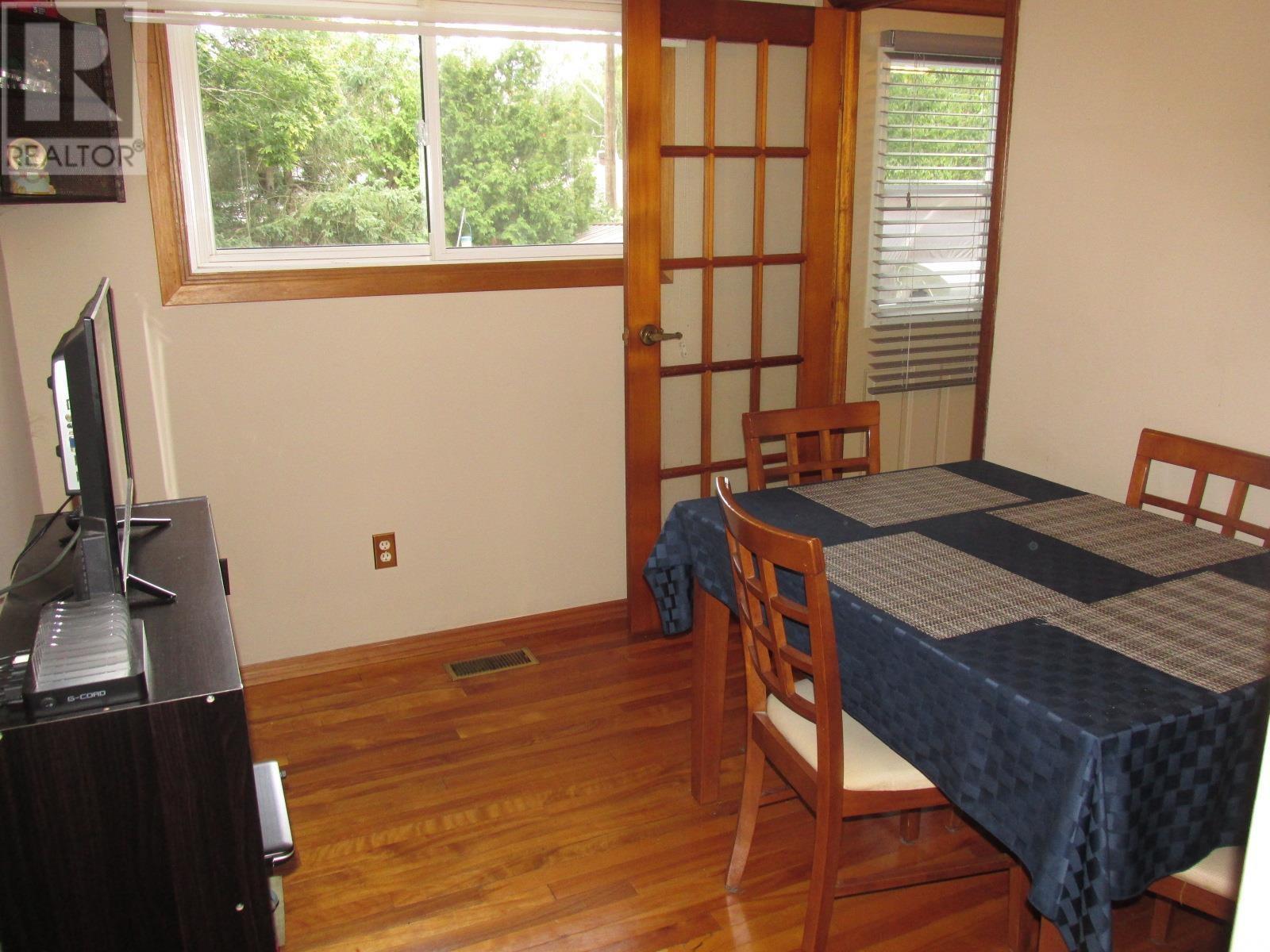 53 Valley Cres, Elliot Lake, ON