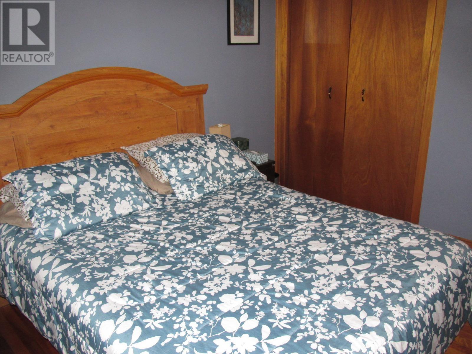 53 Valley Cres, Elliot Lake, ON