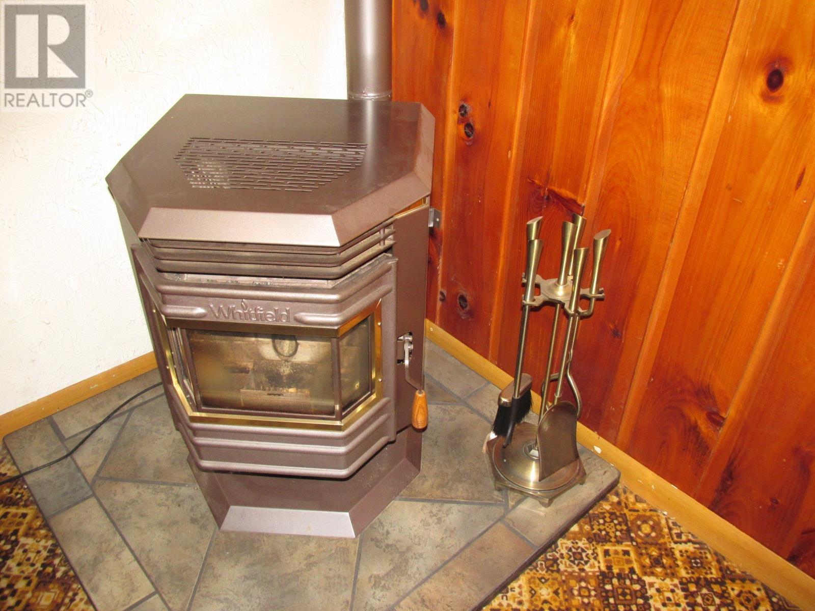 53 Valley Cres, Elliot Lake, ON