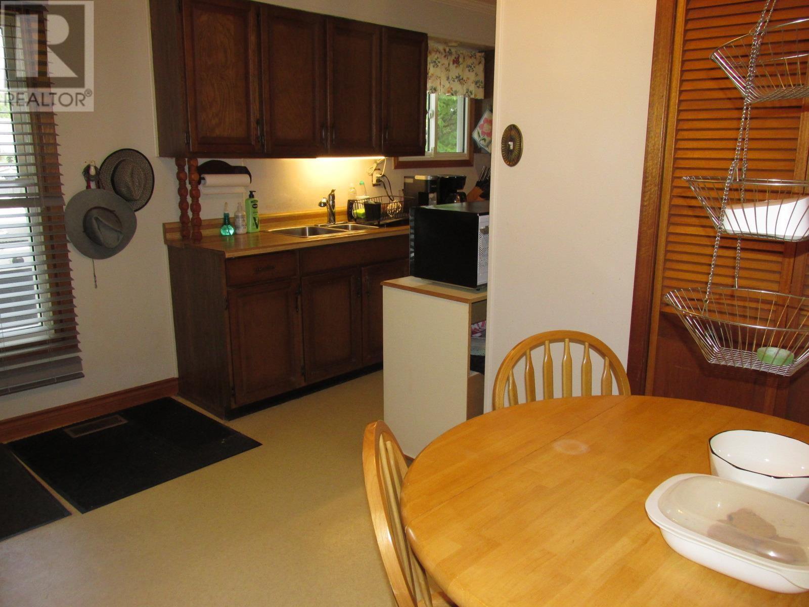 53 Valley Cres, Elliot Lake, ON