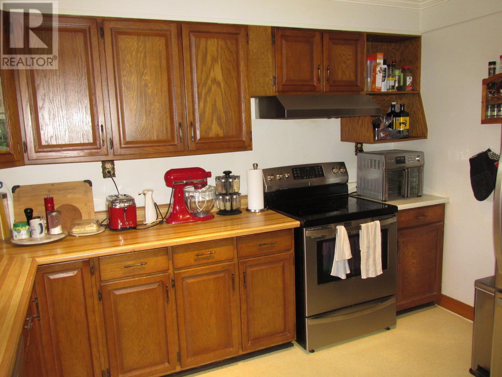 53 Valley Cres, Elliot Lake, ON
