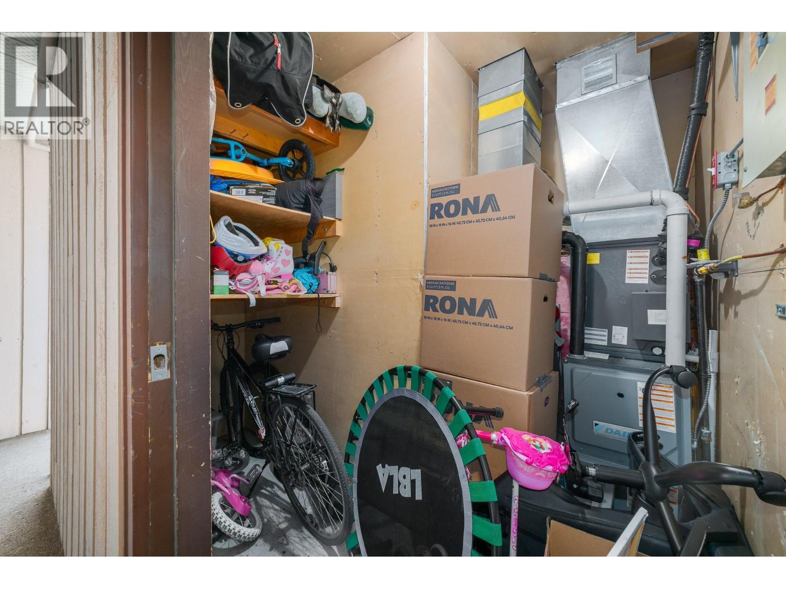 New Furnace and Heat Pump plus Storage - 1660 Ufton Court Unit# 210, Kelowna, BC