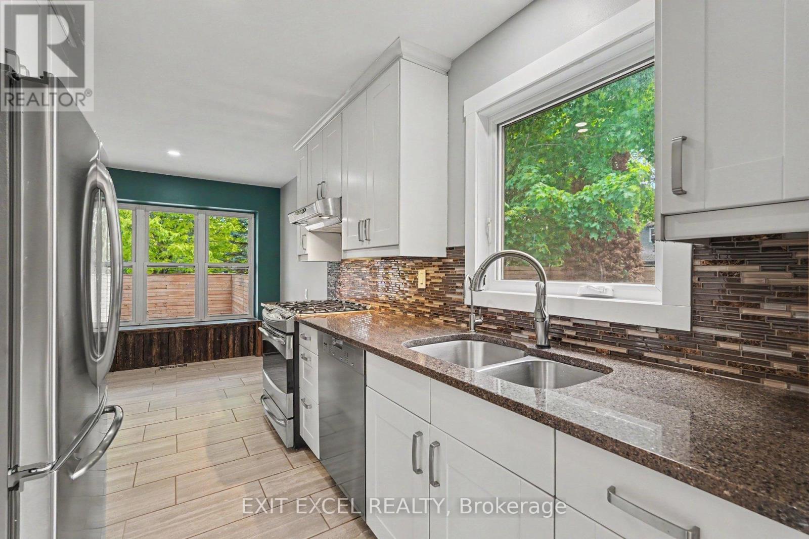 16 Lima Way, Ottawa, ON