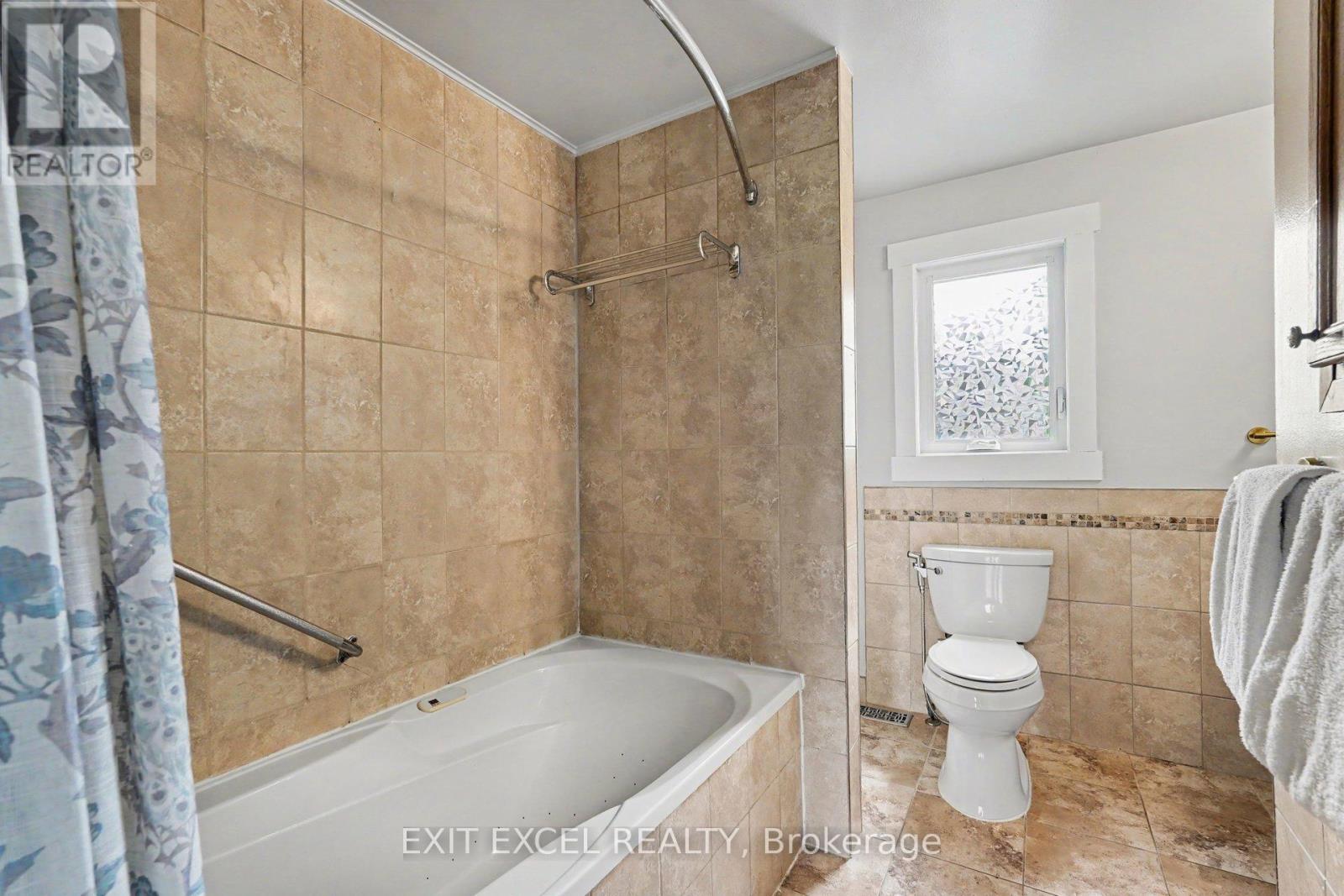 16 Lima Way, Ottawa, ON