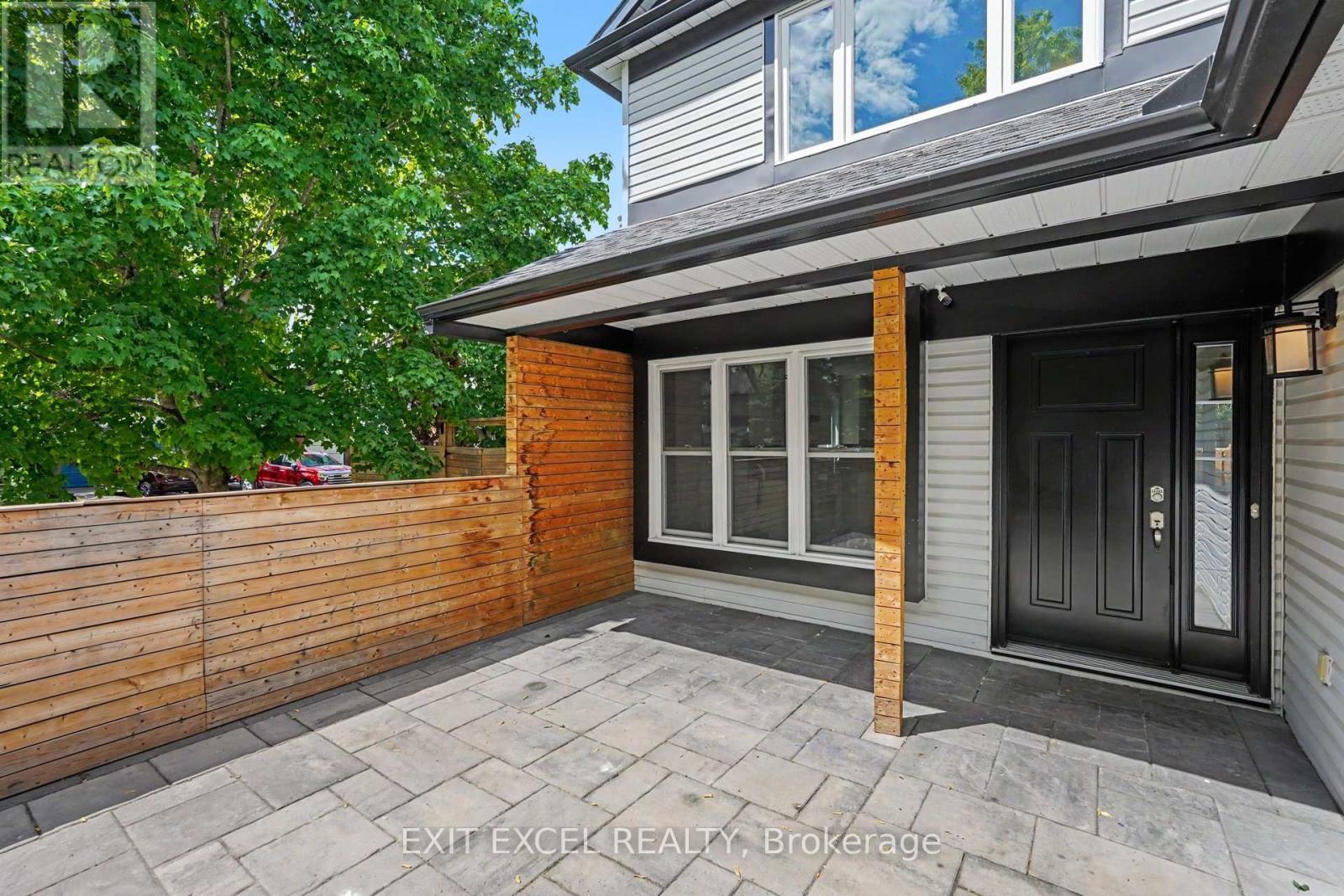 16 Lima Way, Ottawa, ON