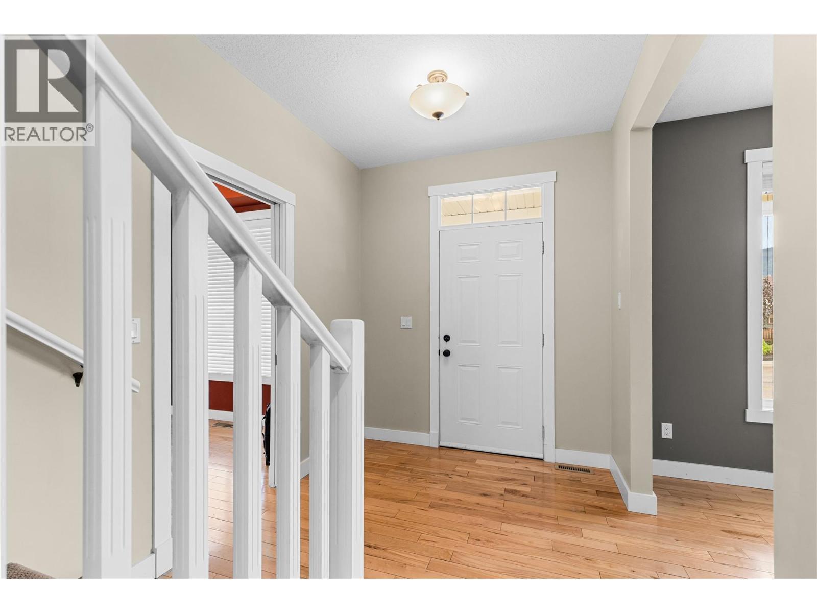 Foyer - 479 Middleton Way, Coldstream, BC - Indoor Photo Showing Other Room