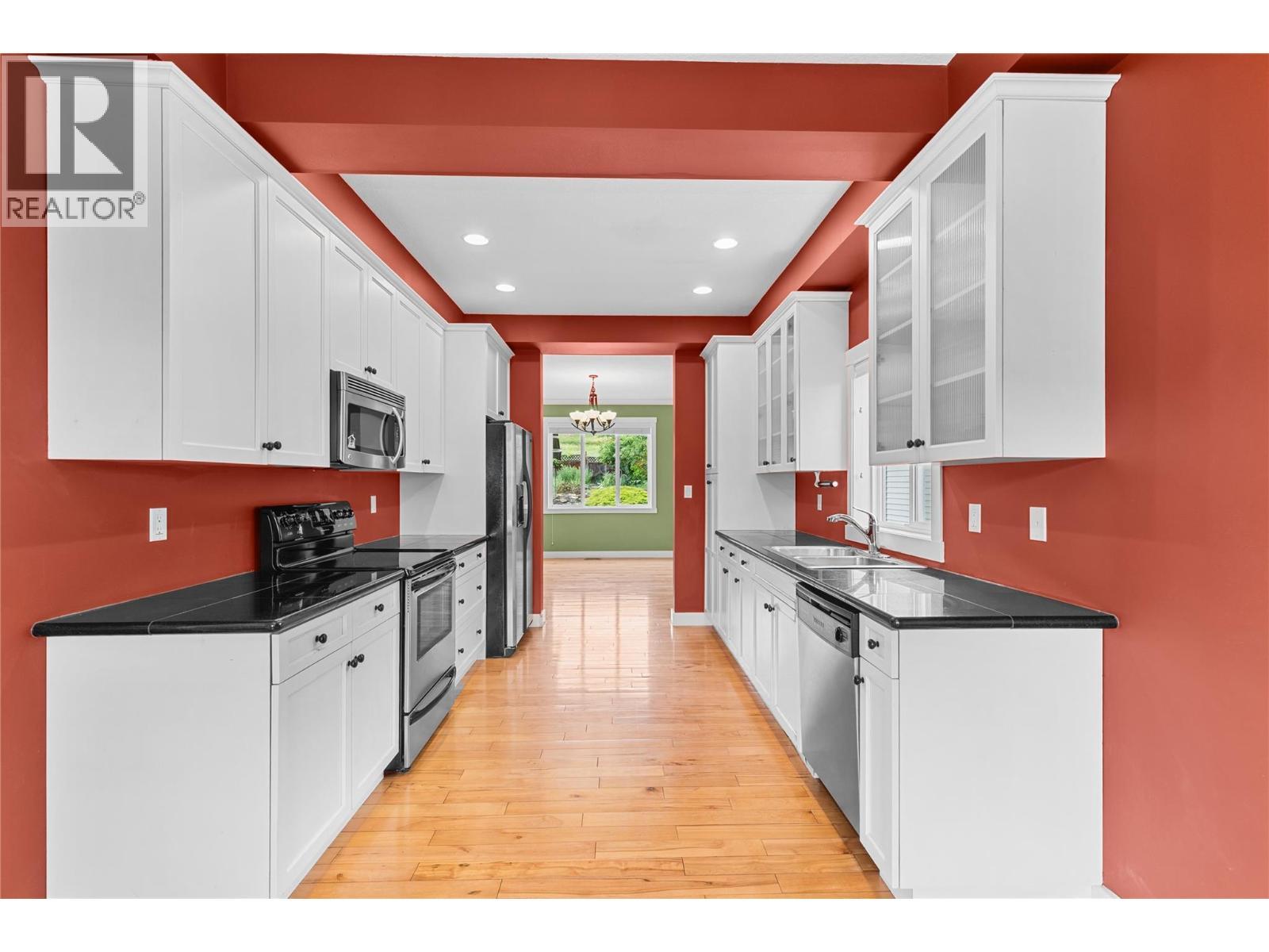 Kitchen - 479 Middleton Way, Coldstream, BC - Indoor Photo Showing Kitchen With Upgraded Kitchen