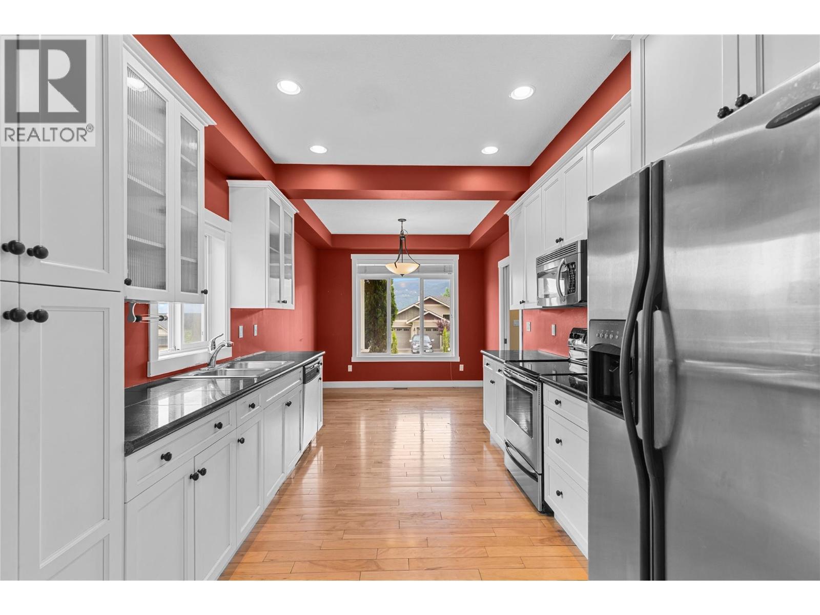 479 Middleton Way, Coldstream, BC - Indoor Photo Showing Kitchen With Double Sink