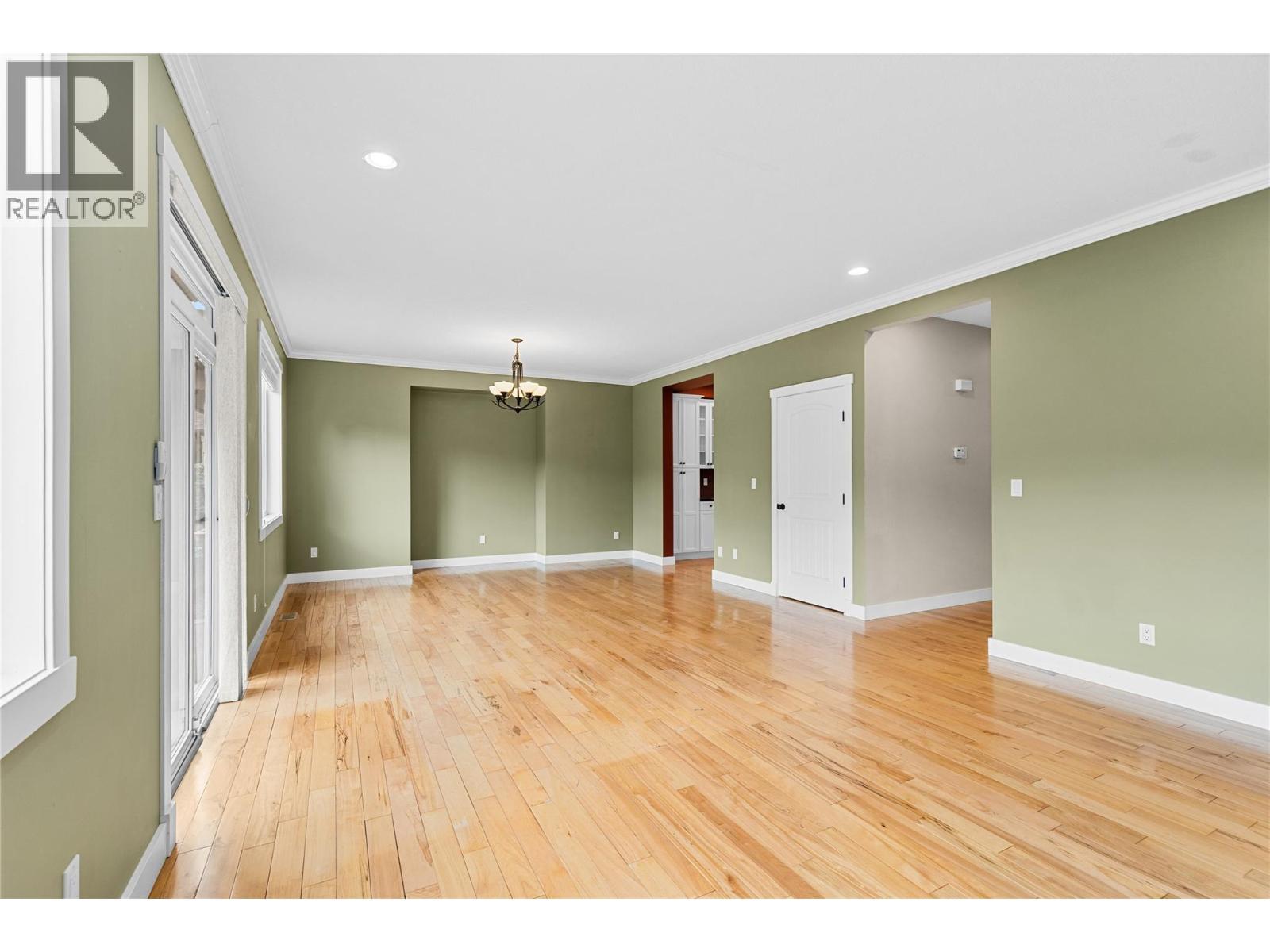 479 Middleton Way, Coldstream, BC - Indoor Photo Showing Other Room