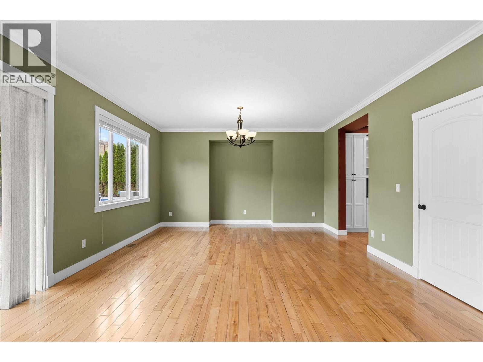 479 Middleton Way, Coldstream, BC - Indoor Photo Showing Other Room