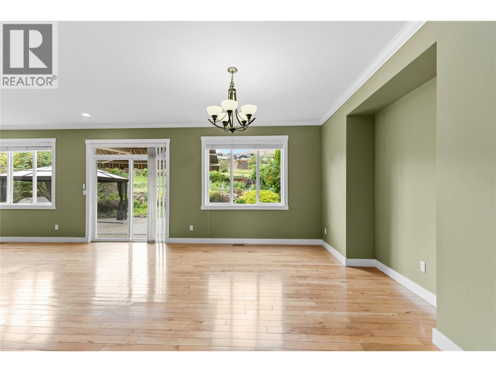 479 Middleton Way, Coldstream, BC - Indoor Photo Showing Other Room