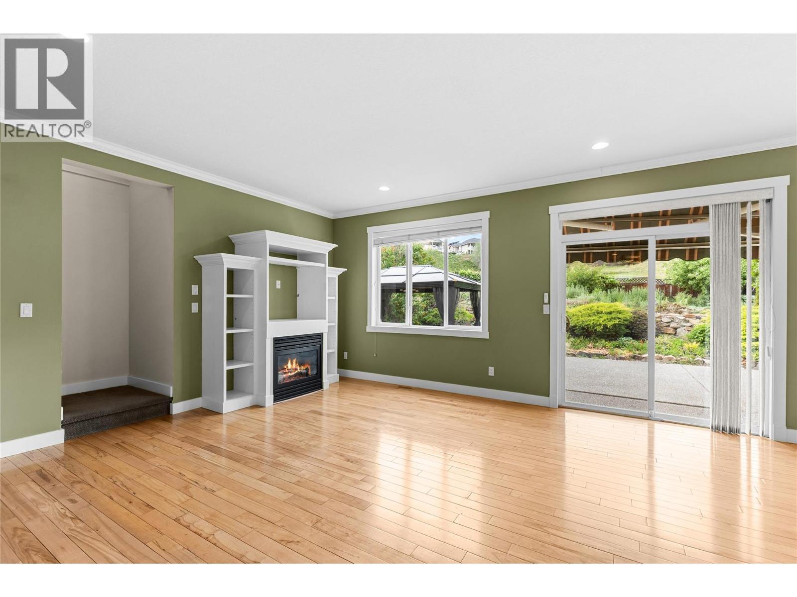 479 Middleton Way, Coldstream, BC - Indoor With Fireplace