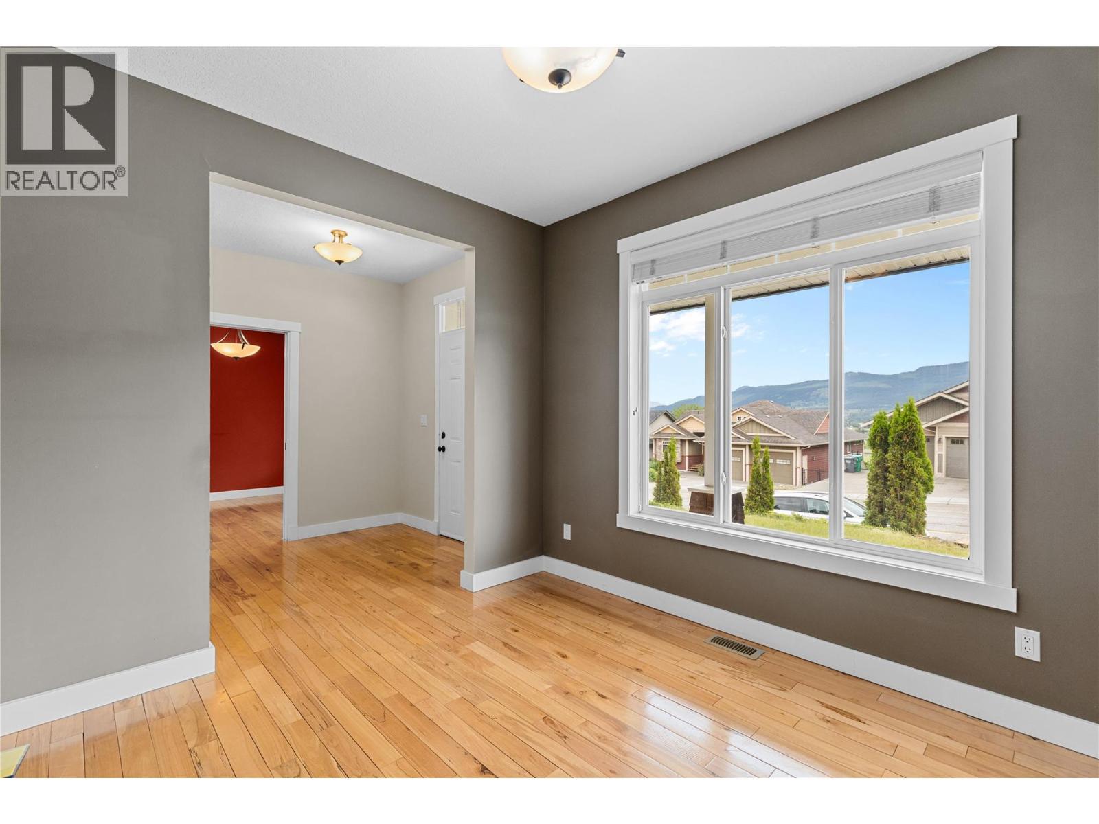 479 Middleton Way, Coldstream, BC - Indoor Photo Showing Other Room