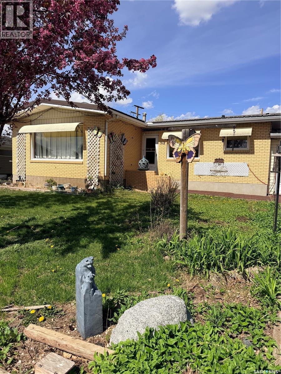 512 Mcnab Street, Burstall, SK