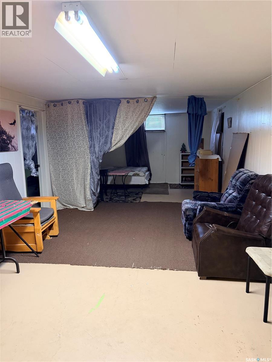 512 Mcnab Street, Burstall, SK