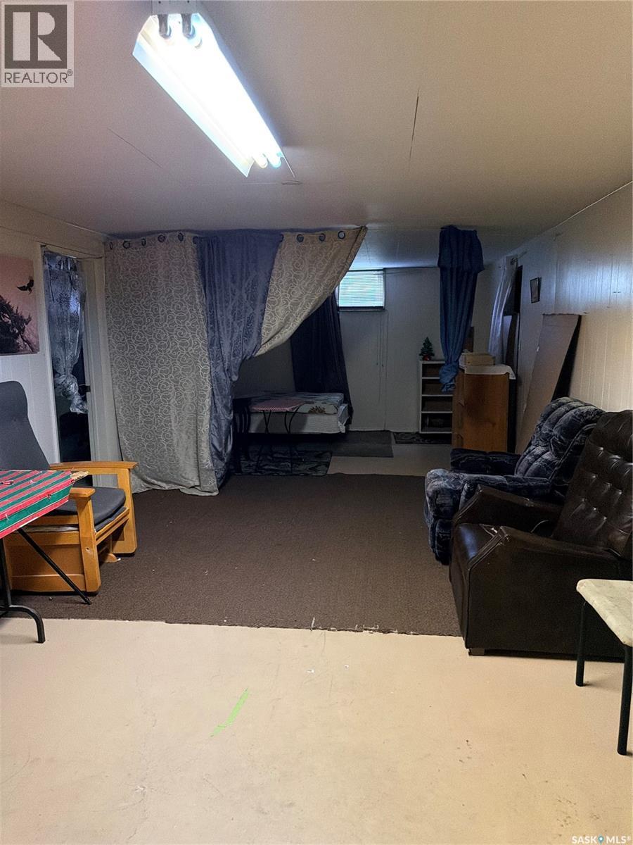 512 Mcnab Street, Burstall, SK