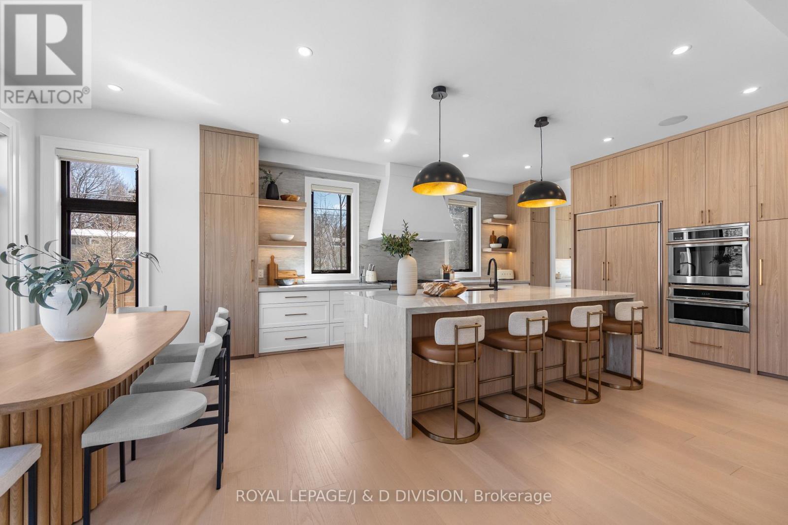 4 Pine Ridge Drive, Toronto, ON