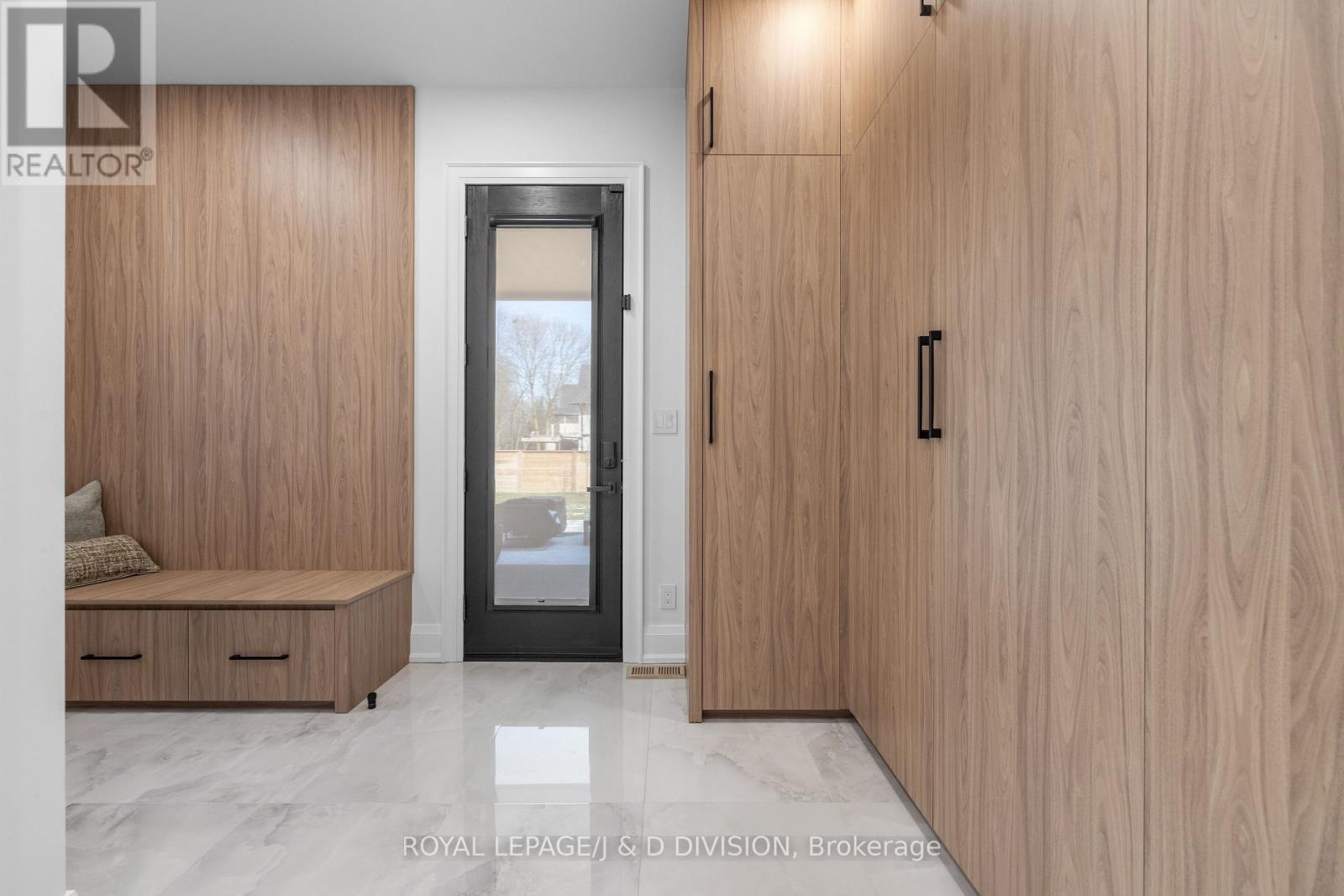 4 Pine Ridge Drive, Toronto, ON